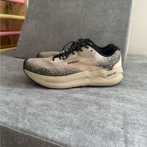 Brooks Ghost Max Cream and Black Athletic Shoes